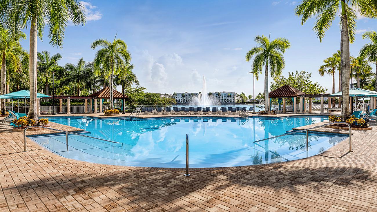 Oasis Outdoor Pool